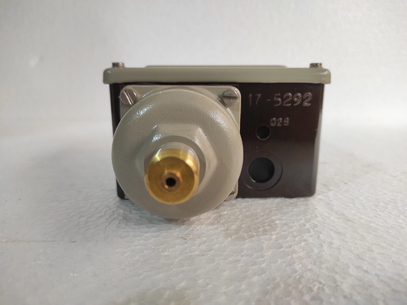 admin/uploads/uploads/danfoss rt 116 switch range 3 bar_2.webp